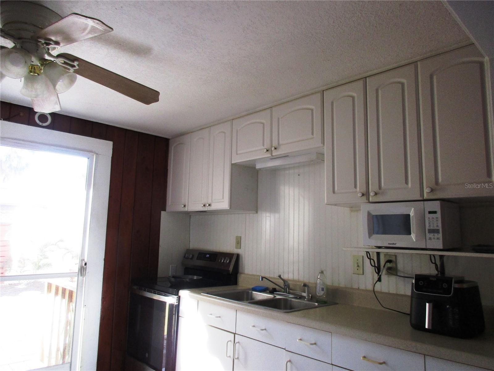 Listing photo id 18 for 618 Avenida De Mayo