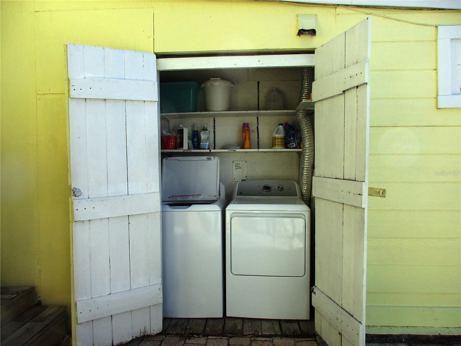 Listing photo id 33 for 618 Avenida De Mayo