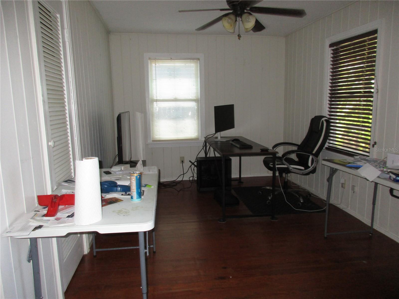 Listing photo id 3 for 618 Avenida De Mayo