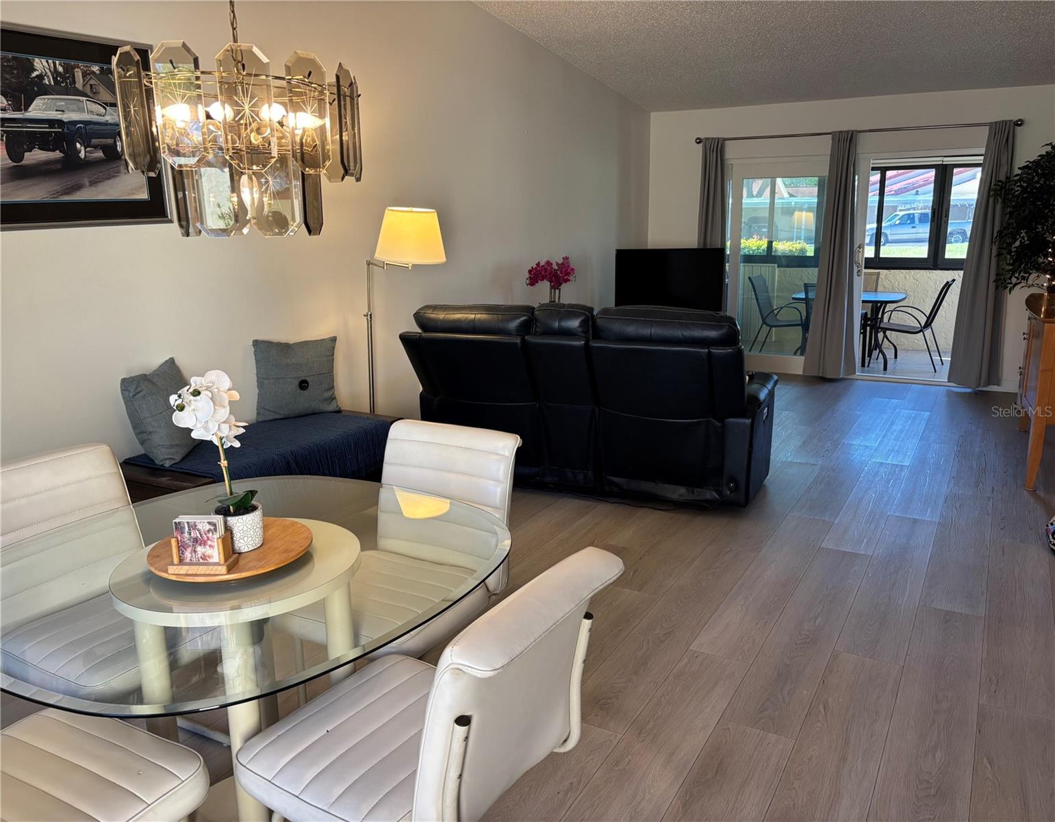 Image 10 of 27 For 5712 12 Avenue W 5712