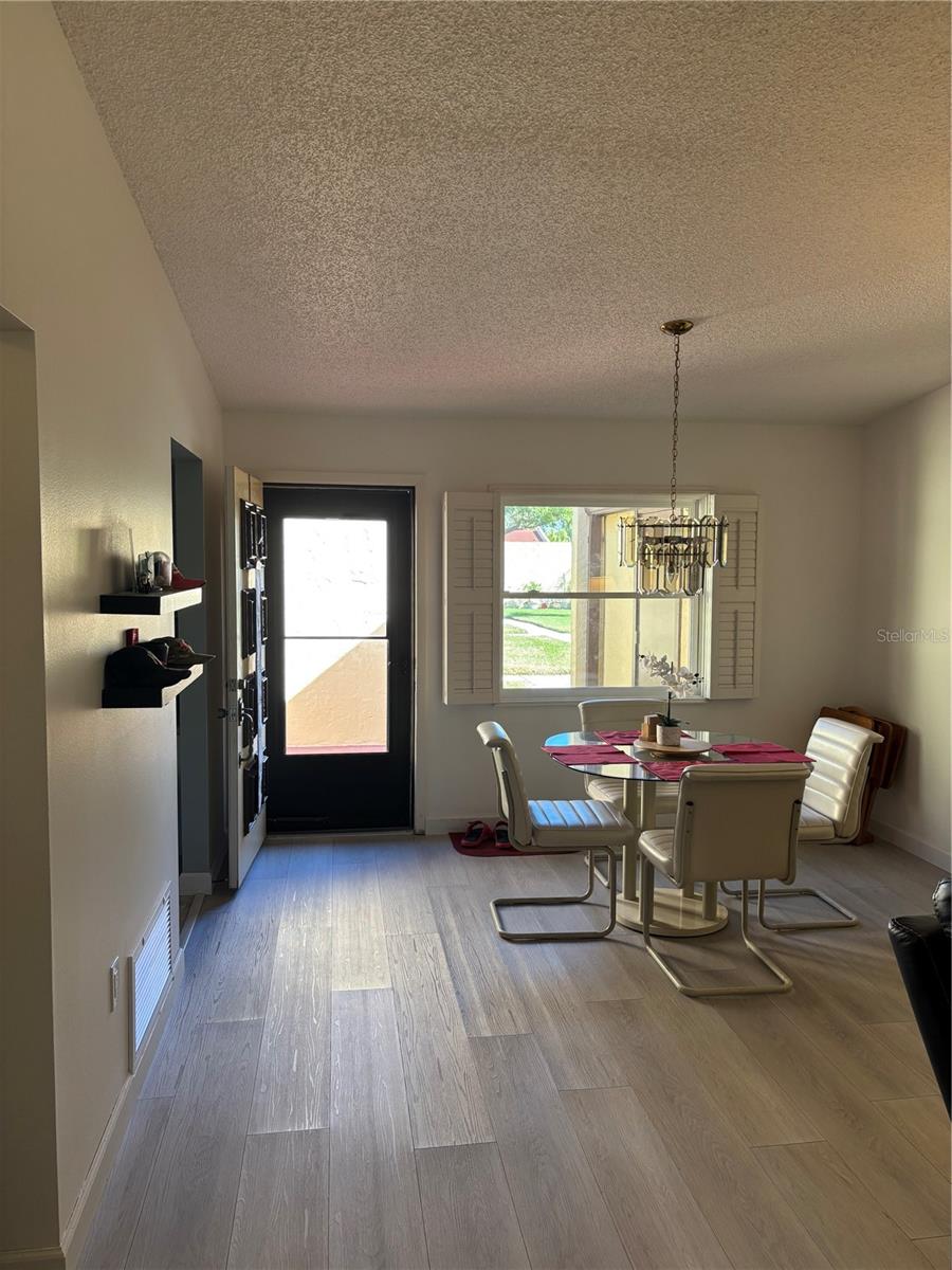 Image 13 of 27 For 5712 12 Avenue W 5712