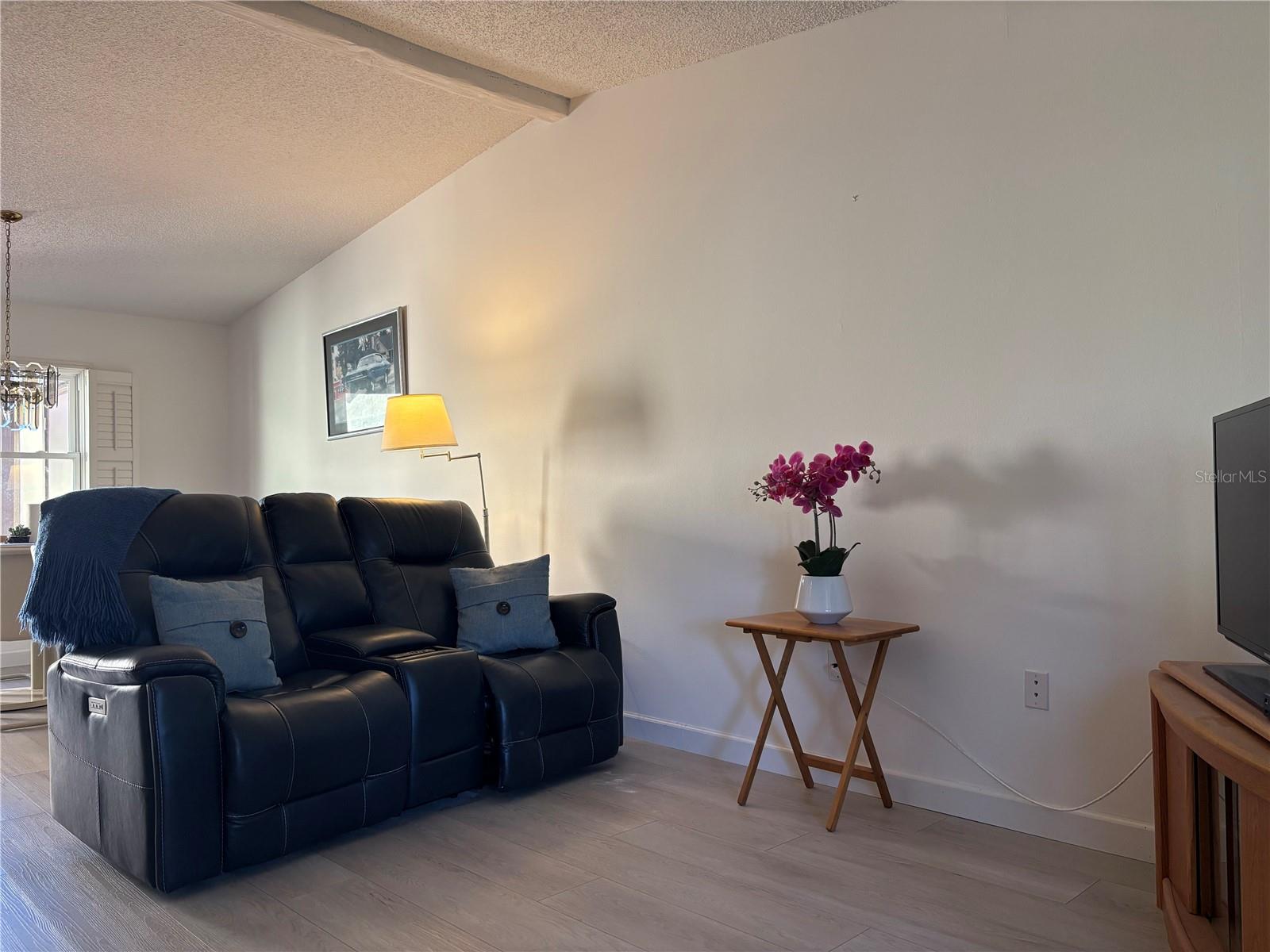 Image 14 of 27 For 5712 12 Avenue W 5712