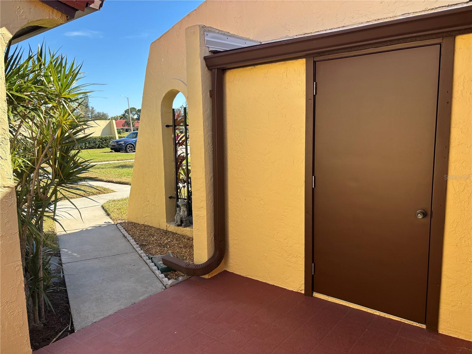 Image 3 of 27 For 5712 12 Avenue W 5712