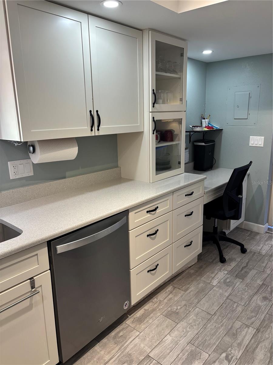 Image 7 of 27 For 5712 12 Avenue W 5712