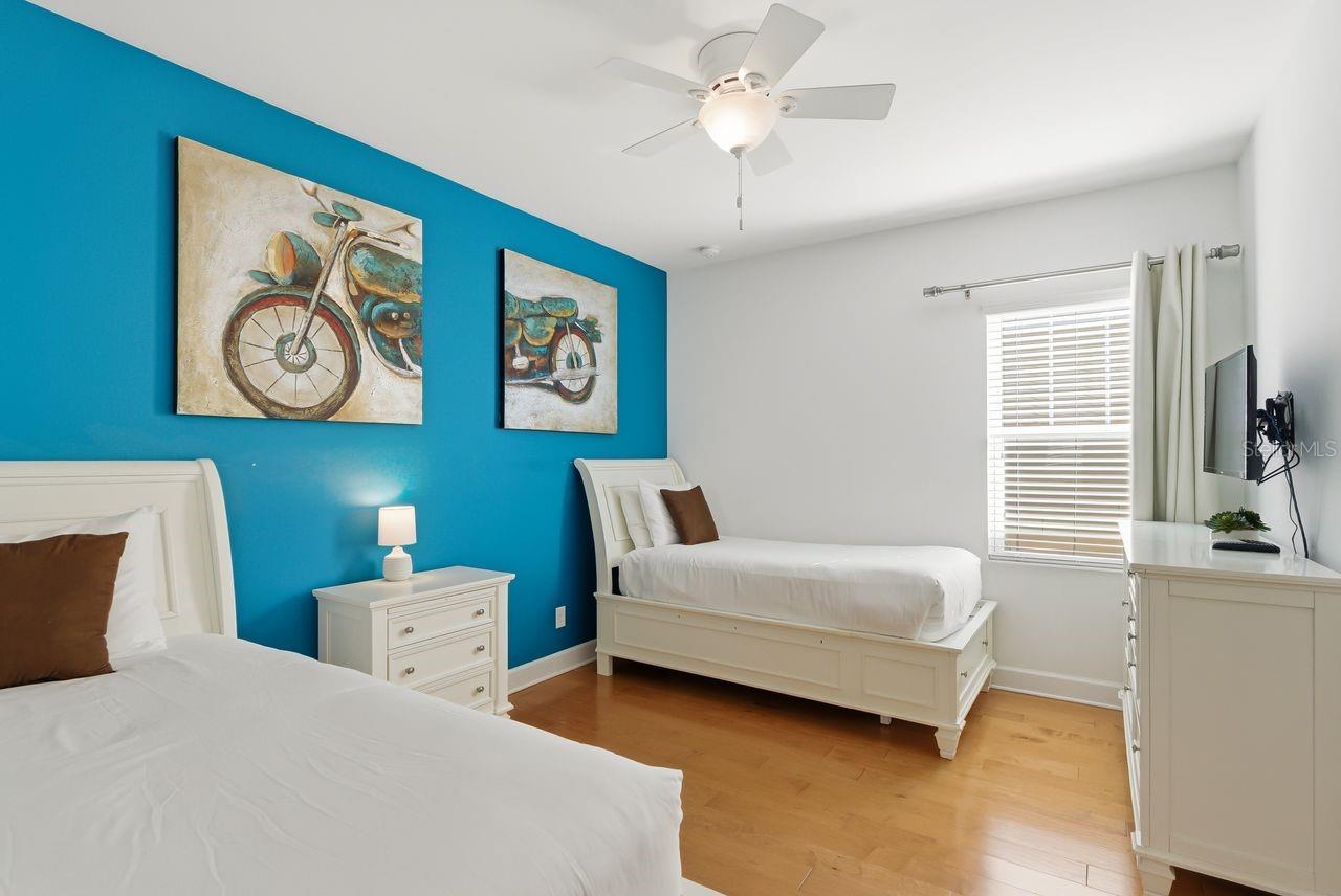 Image 34 of 40 For 1437 Fairview Circle