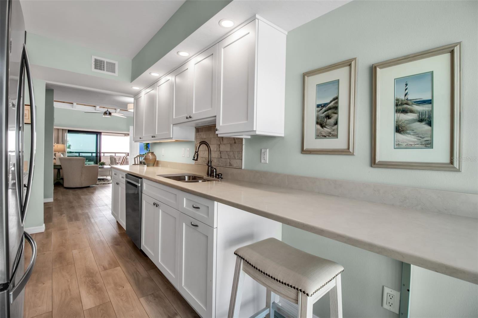 Image 12 of 45 For 1555 Tarpon Center Drive 214