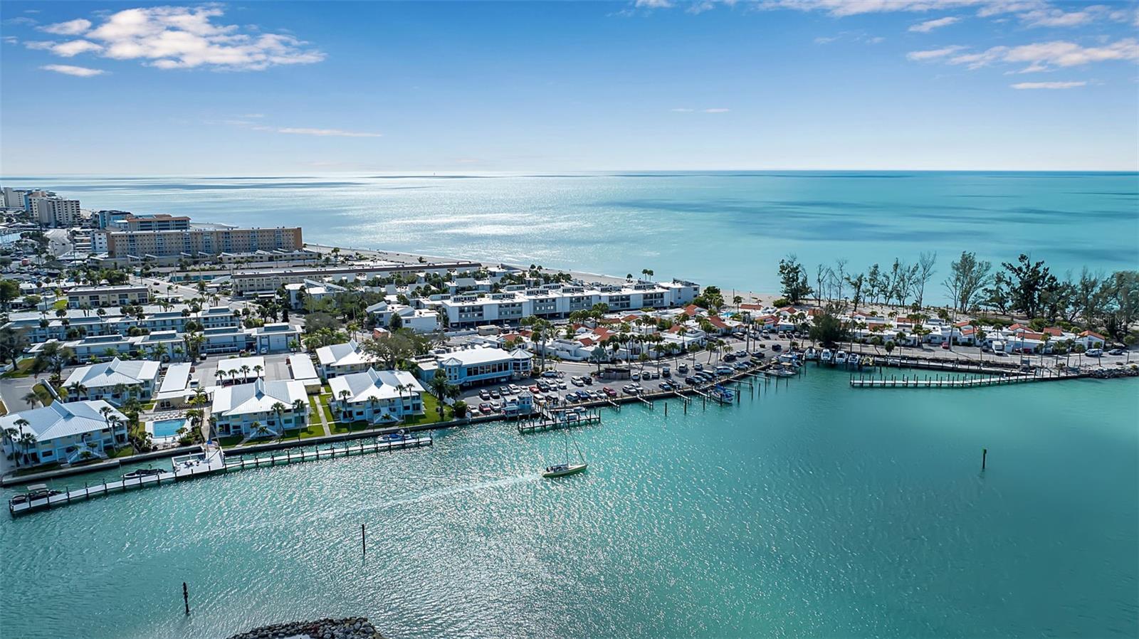 Image 14 of 45 For 1555 Tarpon Center Drive 214