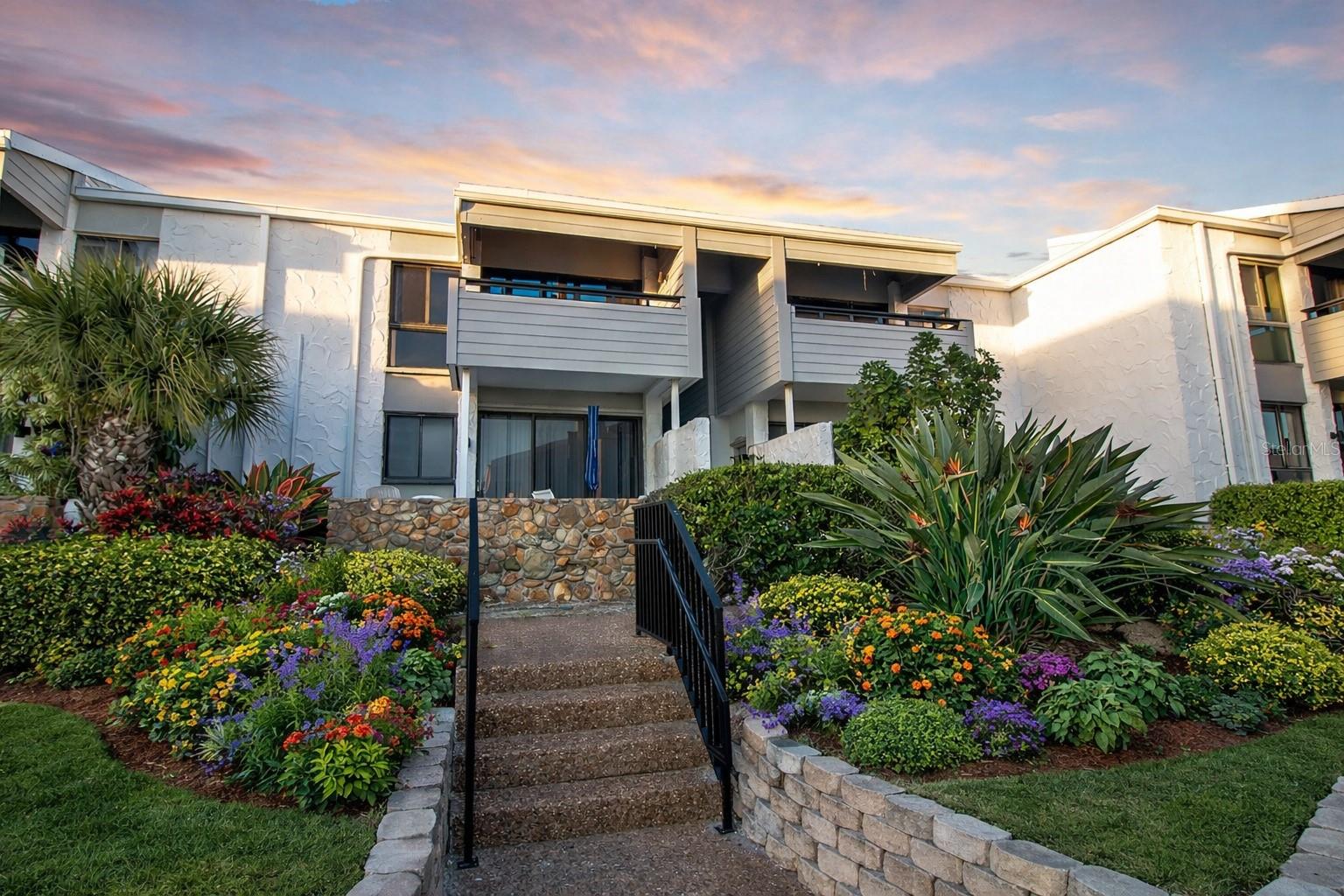 Image 2 of 45 For 1555 Tarpon Center Drive 214