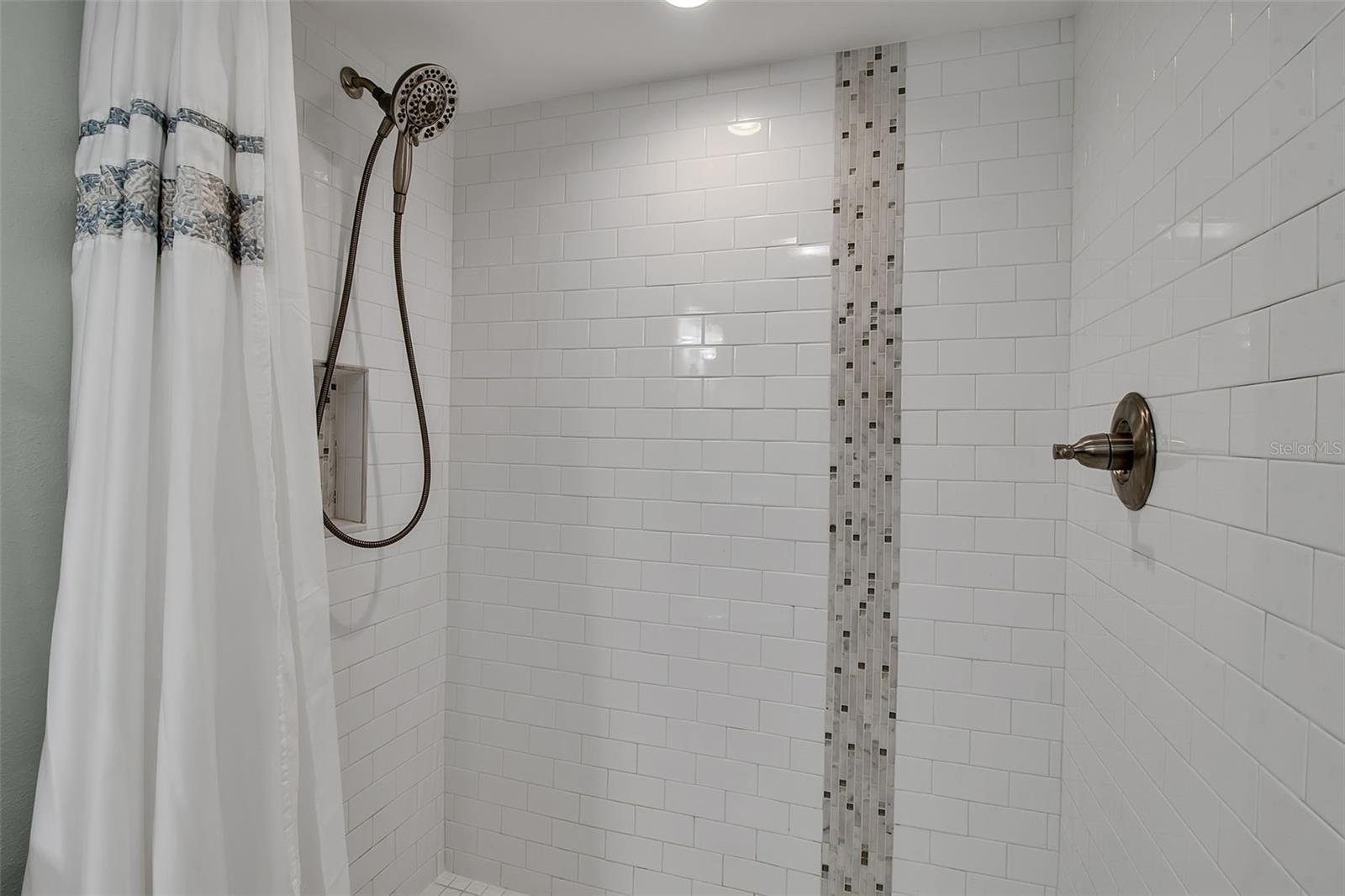 Image 20 of 45 For 1555 Tarpon Center Drive 214