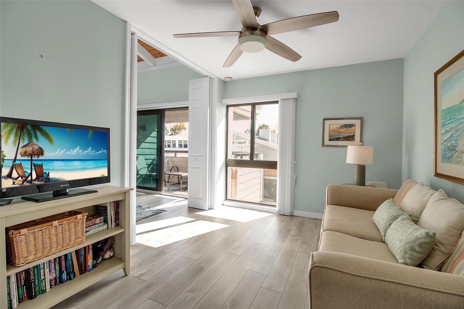 Image 23 of 45 For 1555 Tarpon Center Drive 214