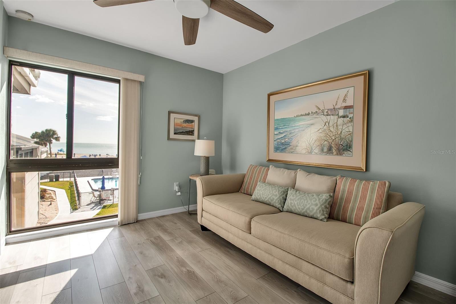 Image 27 of 45 For 1555 Tarpon Center Drive 214