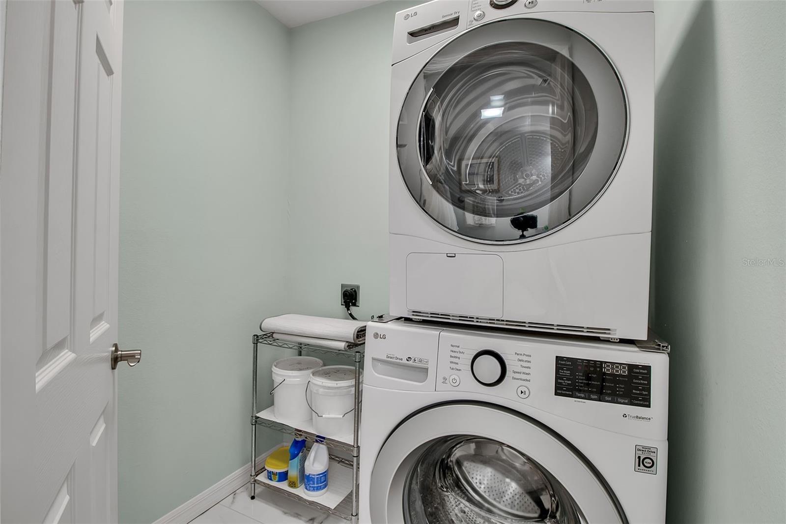 Image 33 of 45 For 1555 Tarpon Center Drive 214