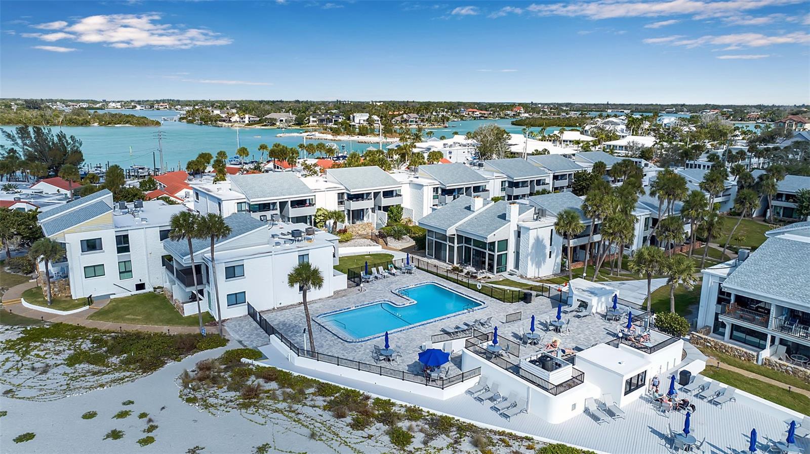 Image 36 of 45 For 1555 Tarpon Center Drive 214