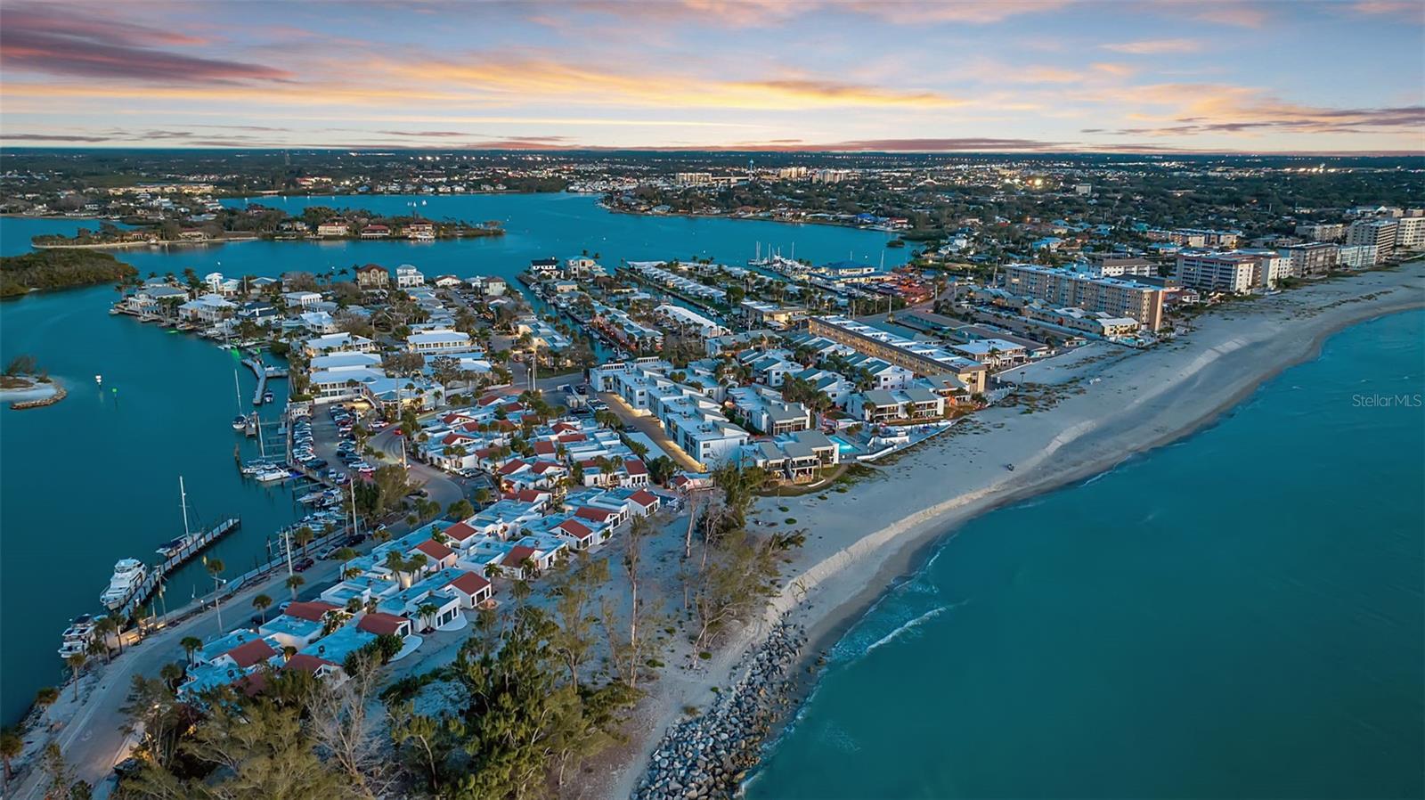 Image 41 of 45 For 1555 Tarpon Center Drive 214