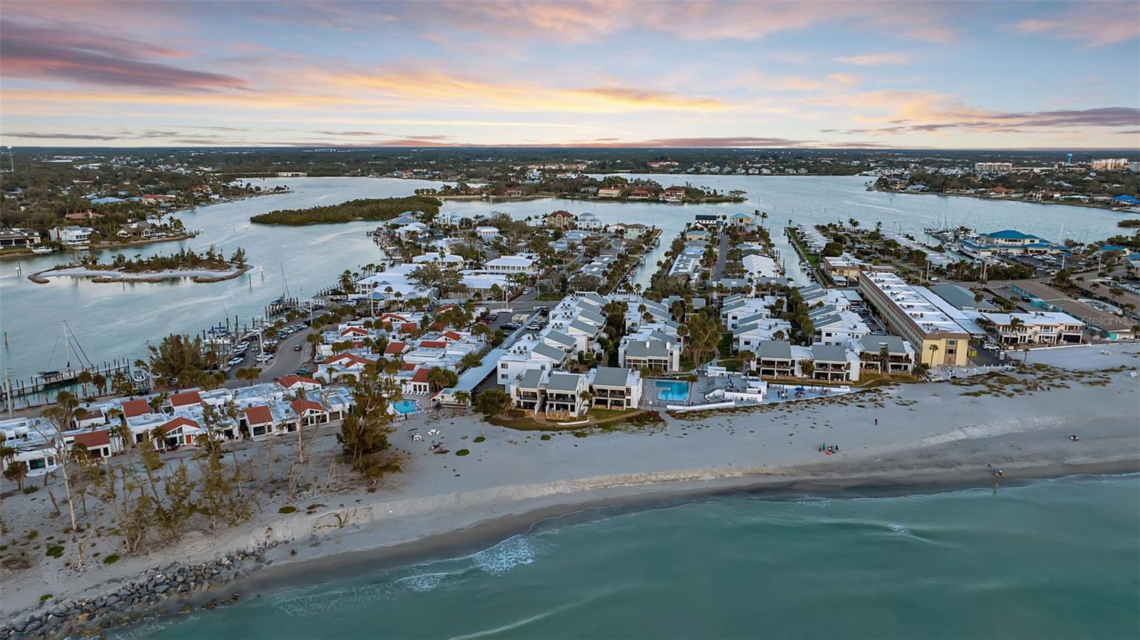 Image 43 of 45 For 1555 Tarpon Center Drive 214