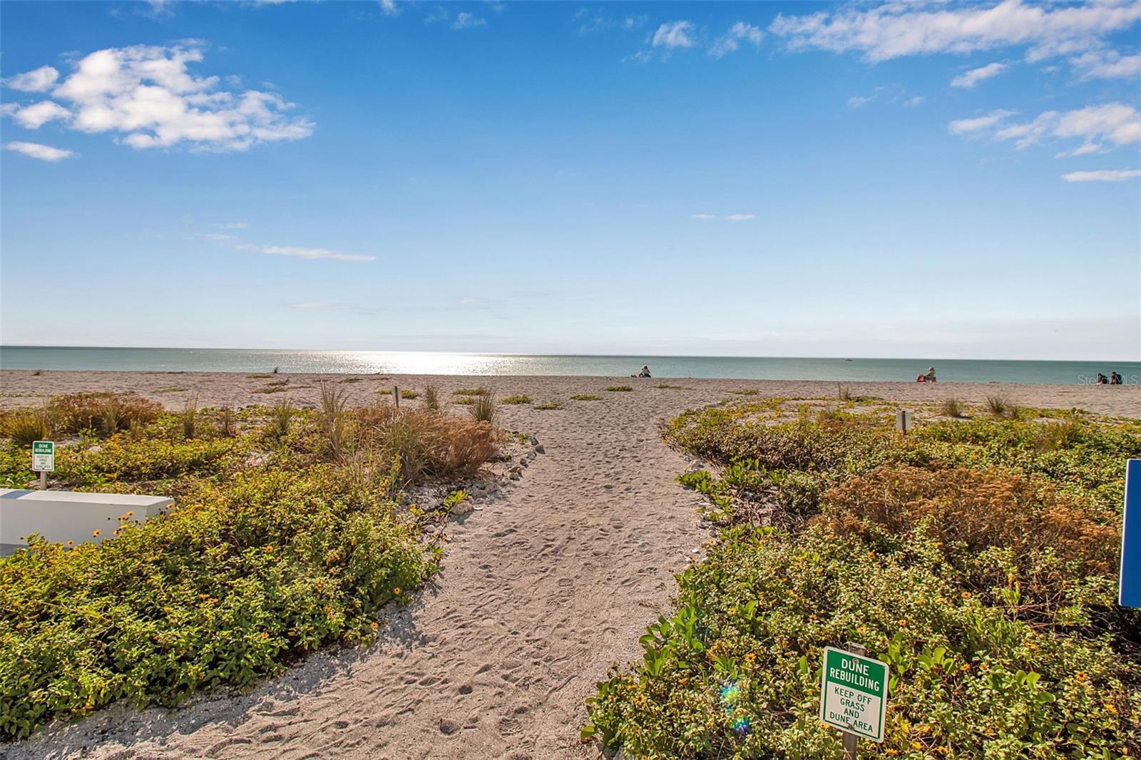 Image 9 of 45 For 1555 Tarpon Center Drive 214