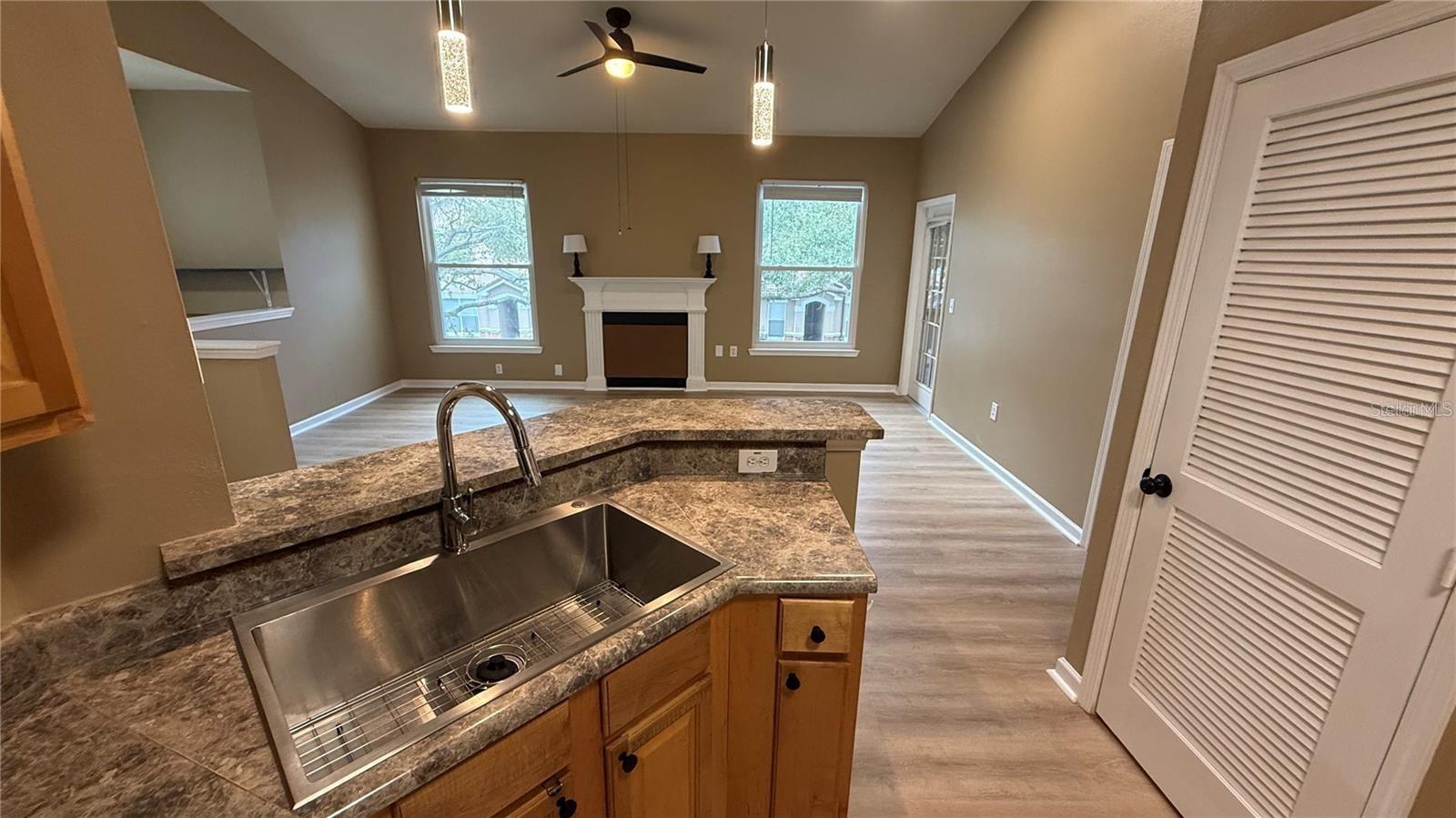 Image 17 of 42 For 10414 Villa View Circle