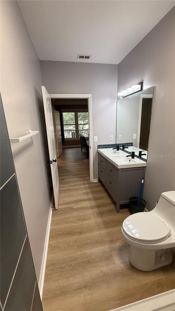 Image 25 of 42 For 10414 Villa View Circle