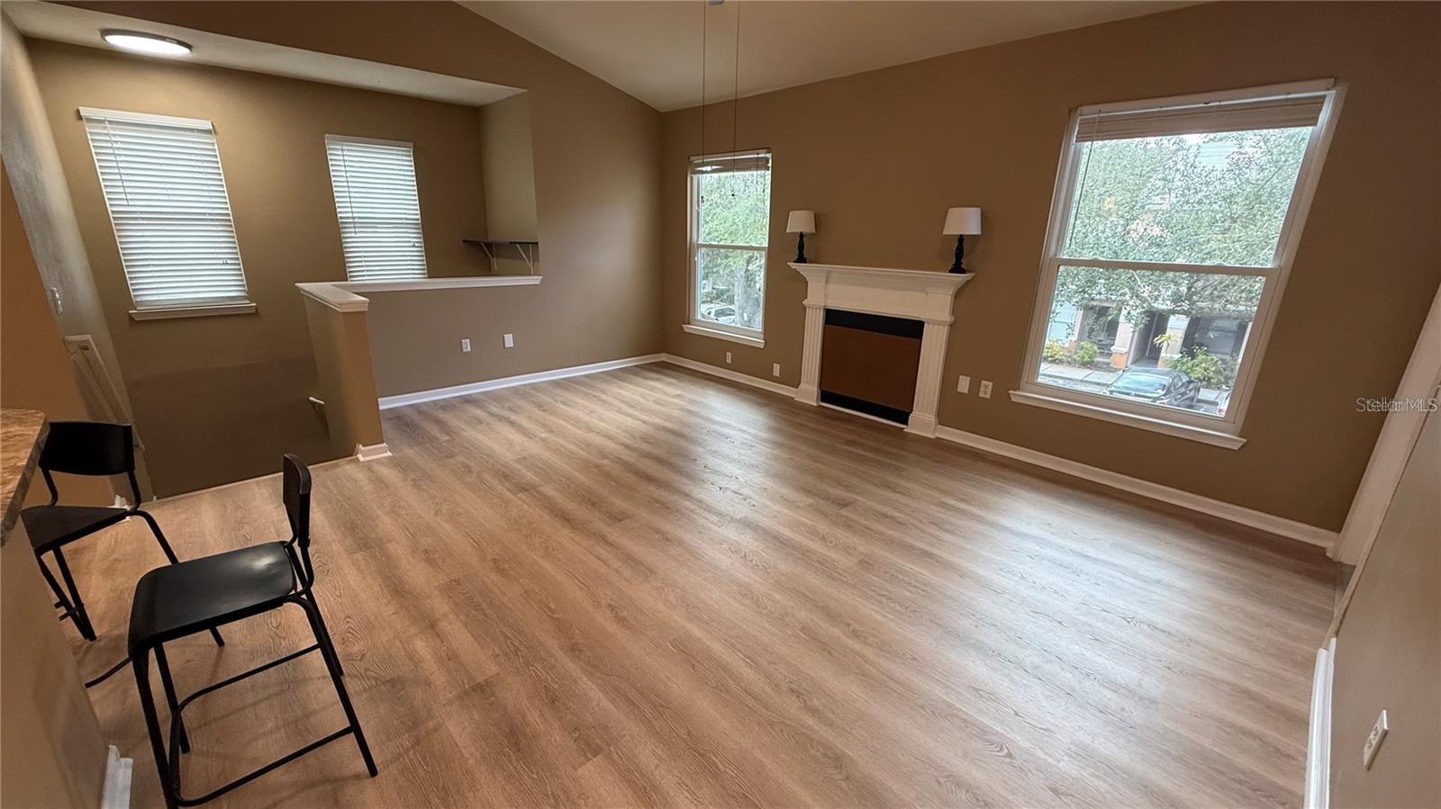 Image 8 of 42 For 10414 Villa View Circle