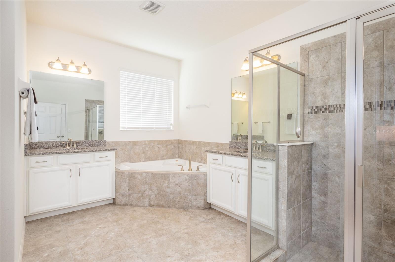 Image 38 of 49 For 3769 Island Green Way