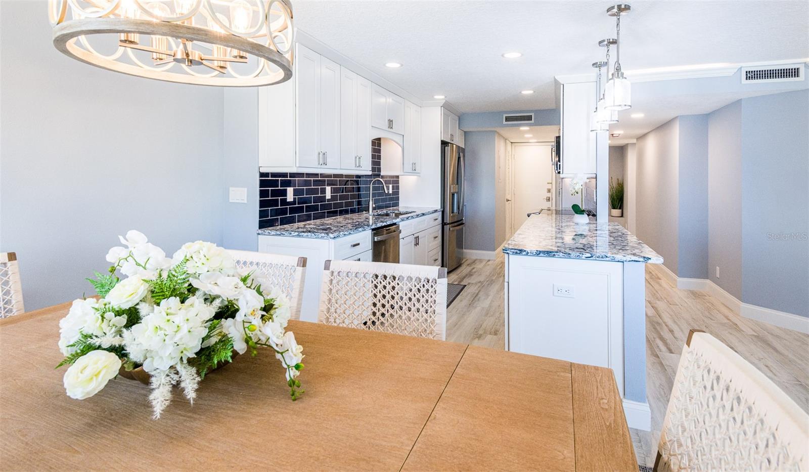 Listing photo id 1 for 1750 Benjamin Franklin Drive 10g