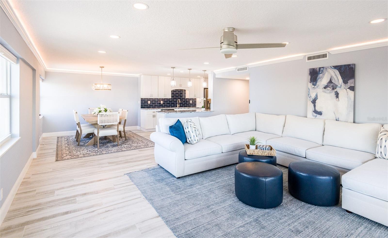 Listing photo id 4 for 1750 Benjamin Franklin Drive 10g