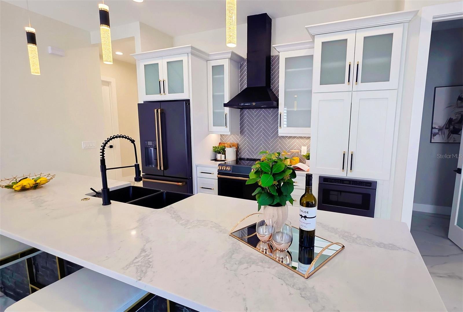 Image 10 of 95 For 1156 Cocoanut Avenue