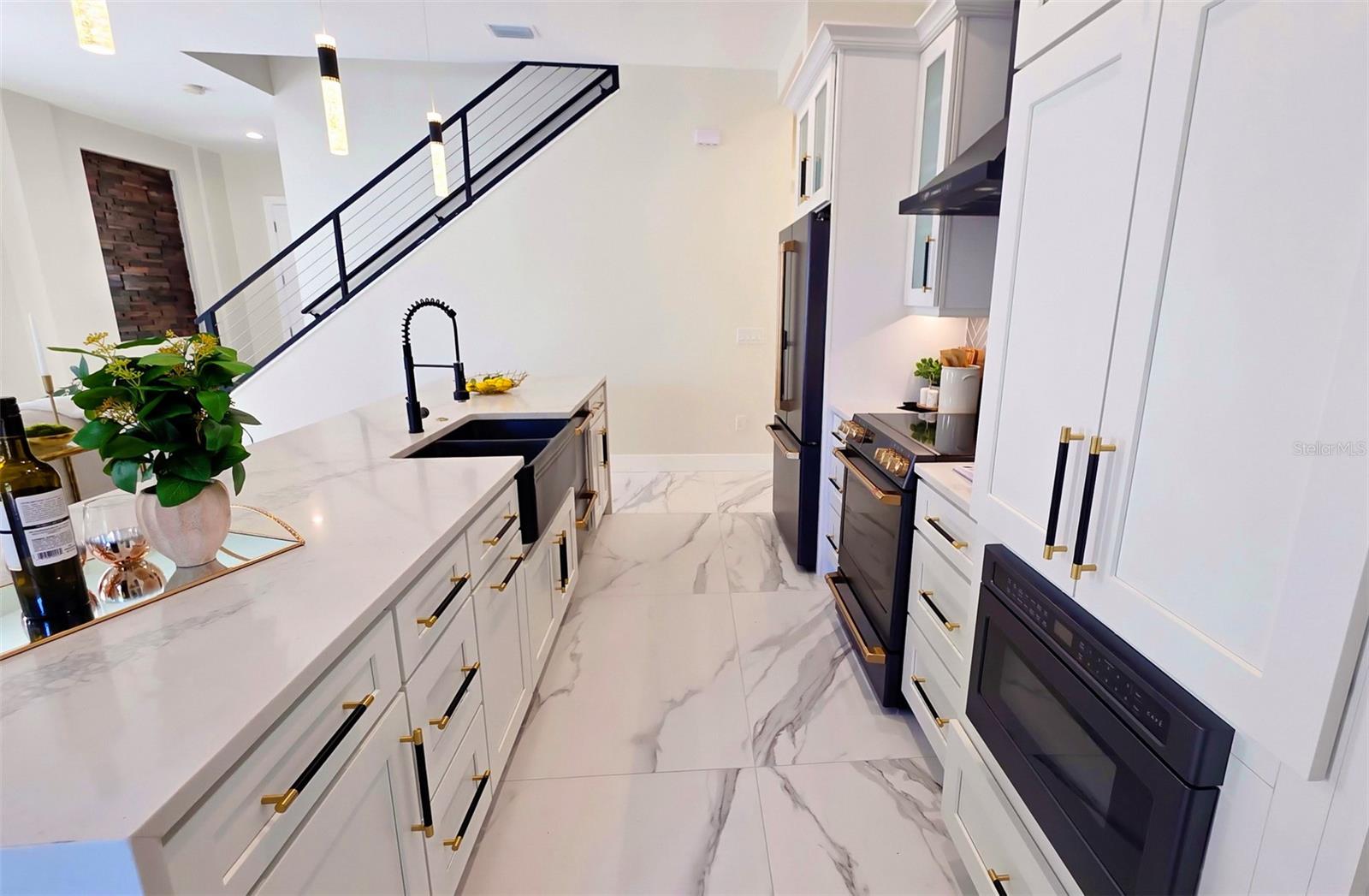 Image 15 of 95 For 1156 Cocoanut Avenue