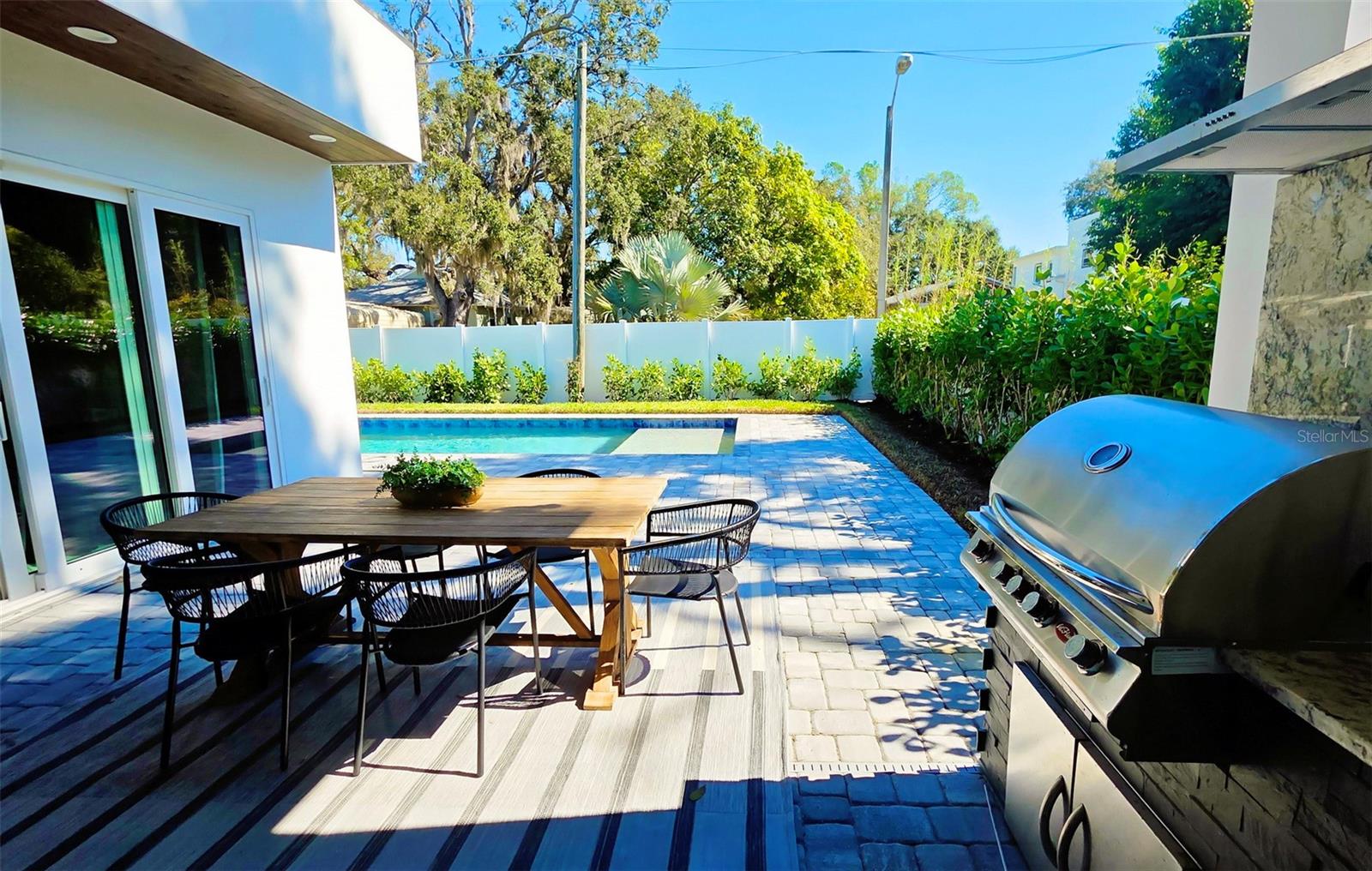 Image 40 of 95 For 1156 Cocoanut Avenue