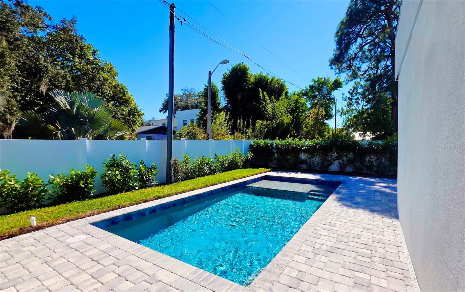 Image 42 of 95 For 1156 Cocoanut Avenue