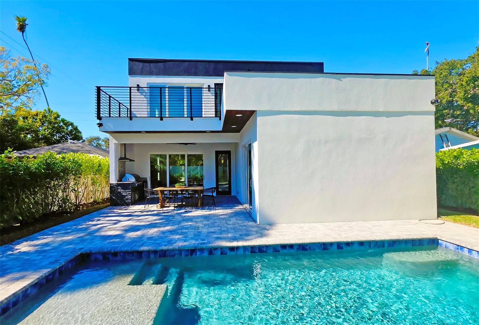 Image 46 of 95 For 1156 Cocoanut Avenue