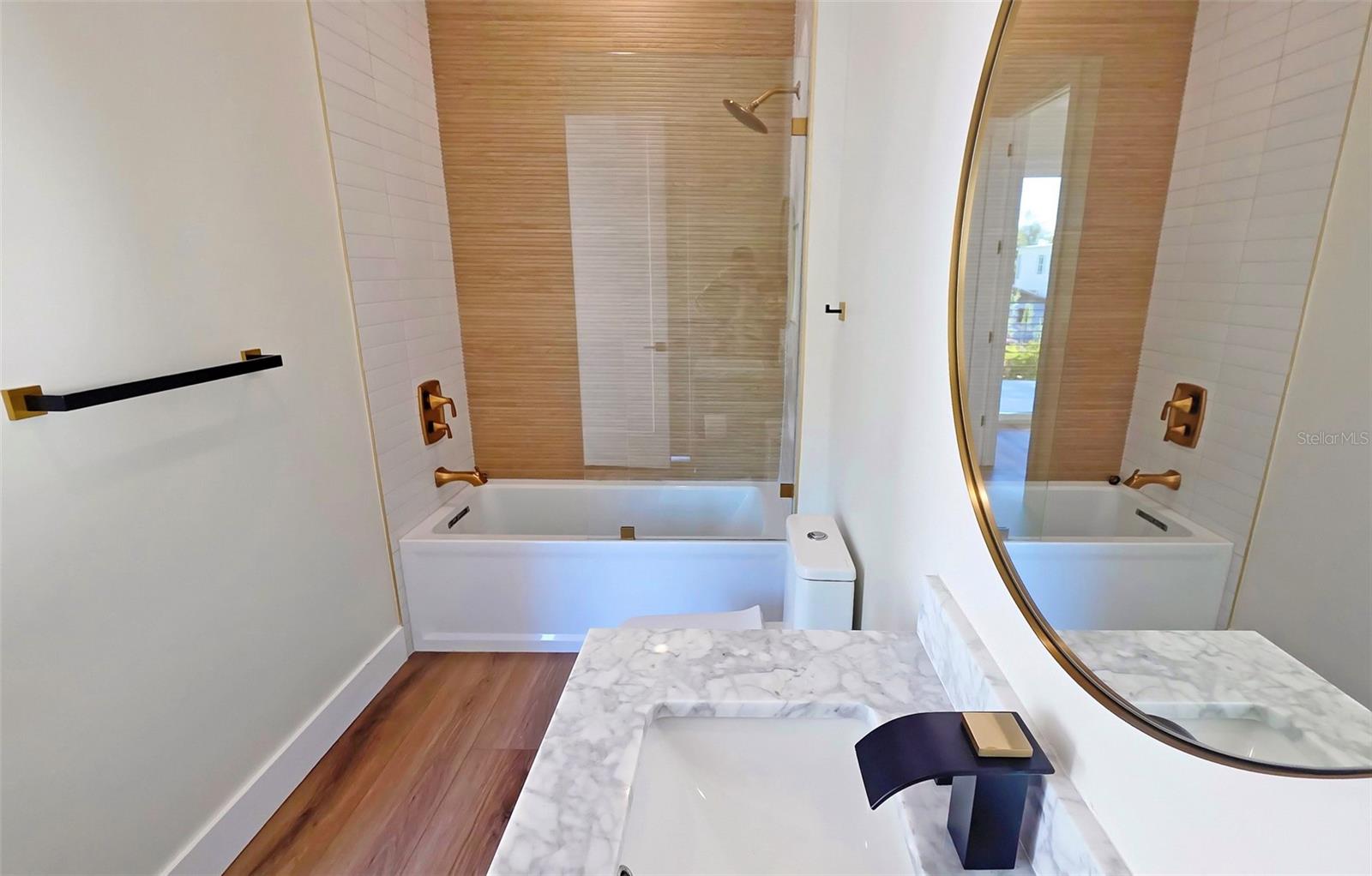 Image 57 of 95 For 1156 Cocoanut Avenue