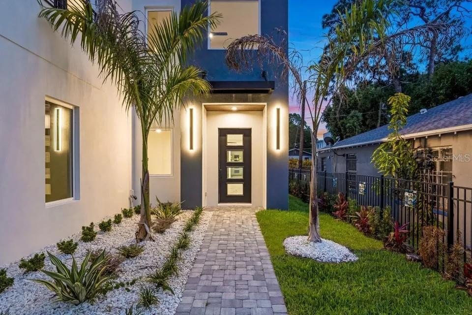 Image 80 of 95 For 1156 Cocoanut Avenue