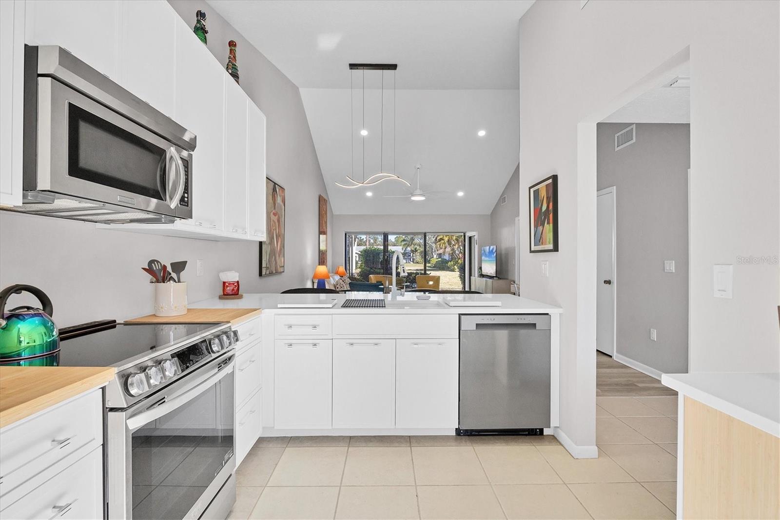 Image 17 of 74 For 5222 Myrtle Wood  9