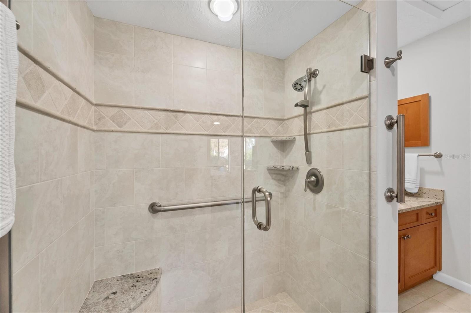 Image 22 of 74 For 5222 Myrtle Wood  9