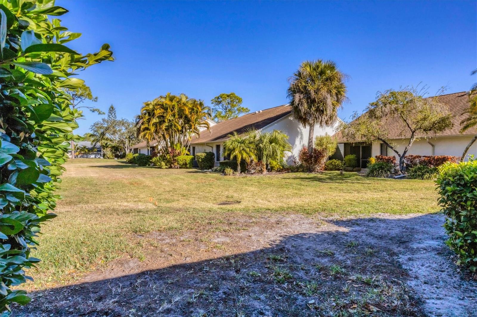 Image 34 of 74 For 5222 Myrtle Wood  9