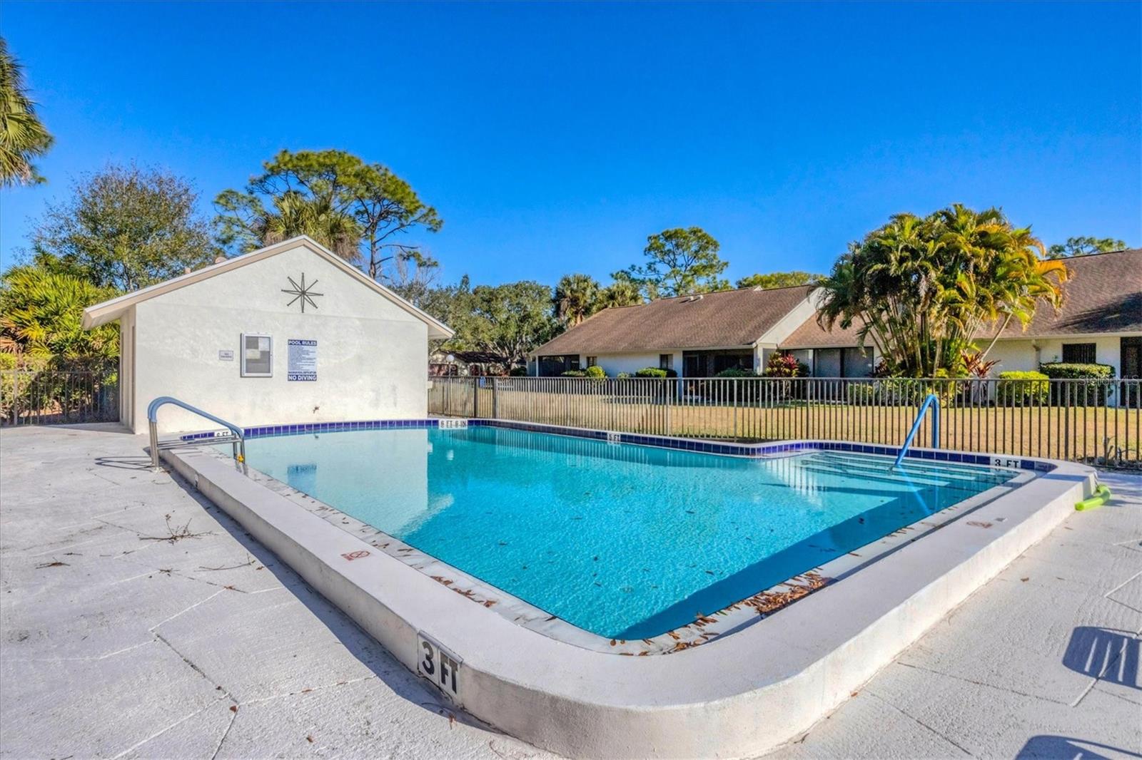 Image 39 of 74 For 5222 Myrtle Wood  9