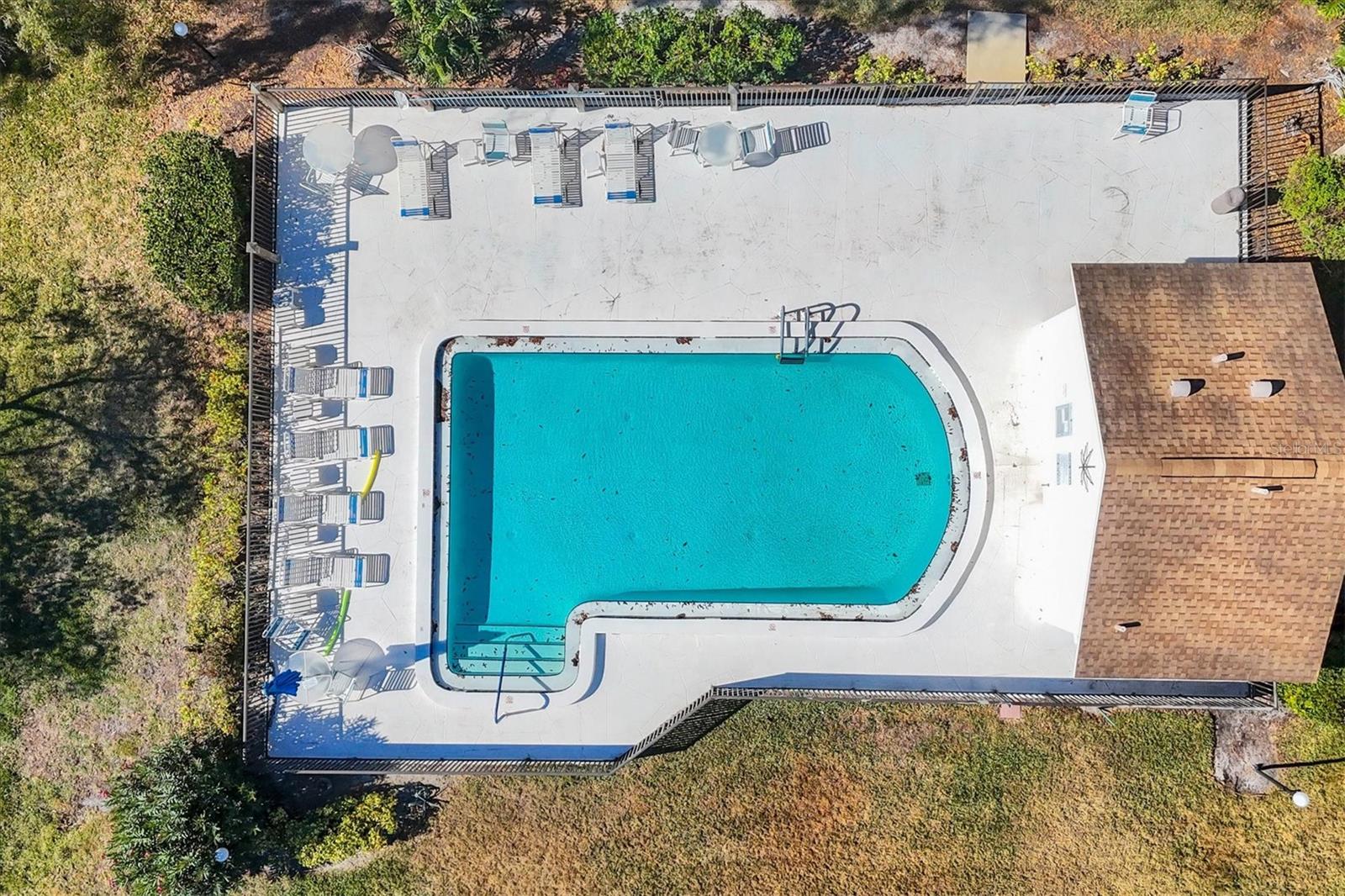 Image 40 of 74 For 5222 Myrtle Wood  9