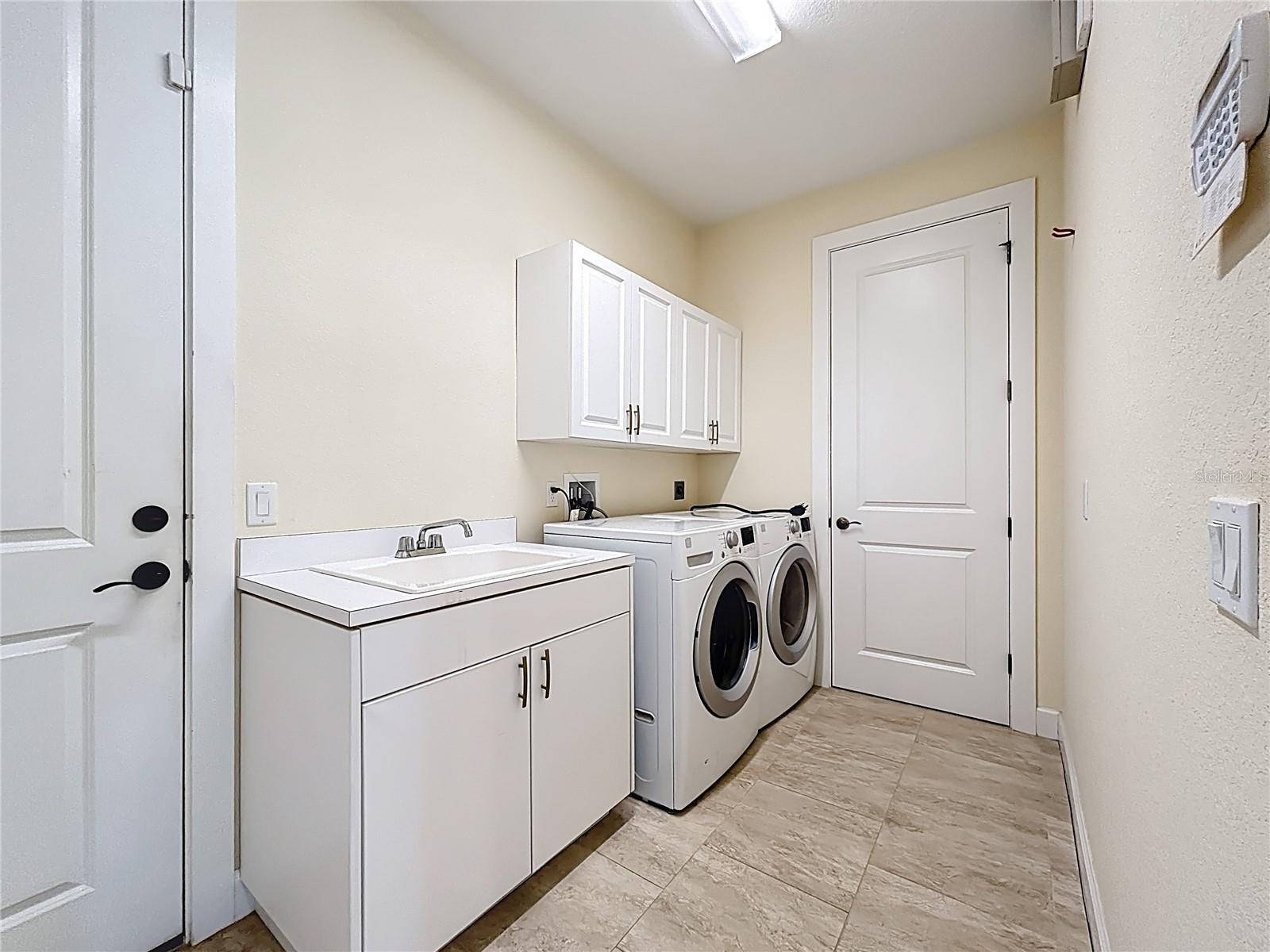 Image 43 of 59 For 350 Franca Street