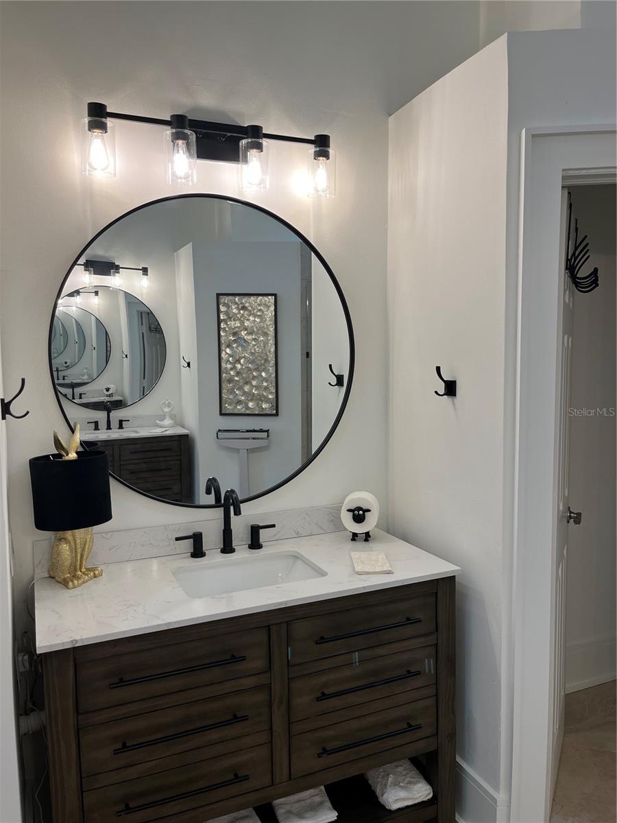 Image 25 of 38 For 155 Vintage Circle I404