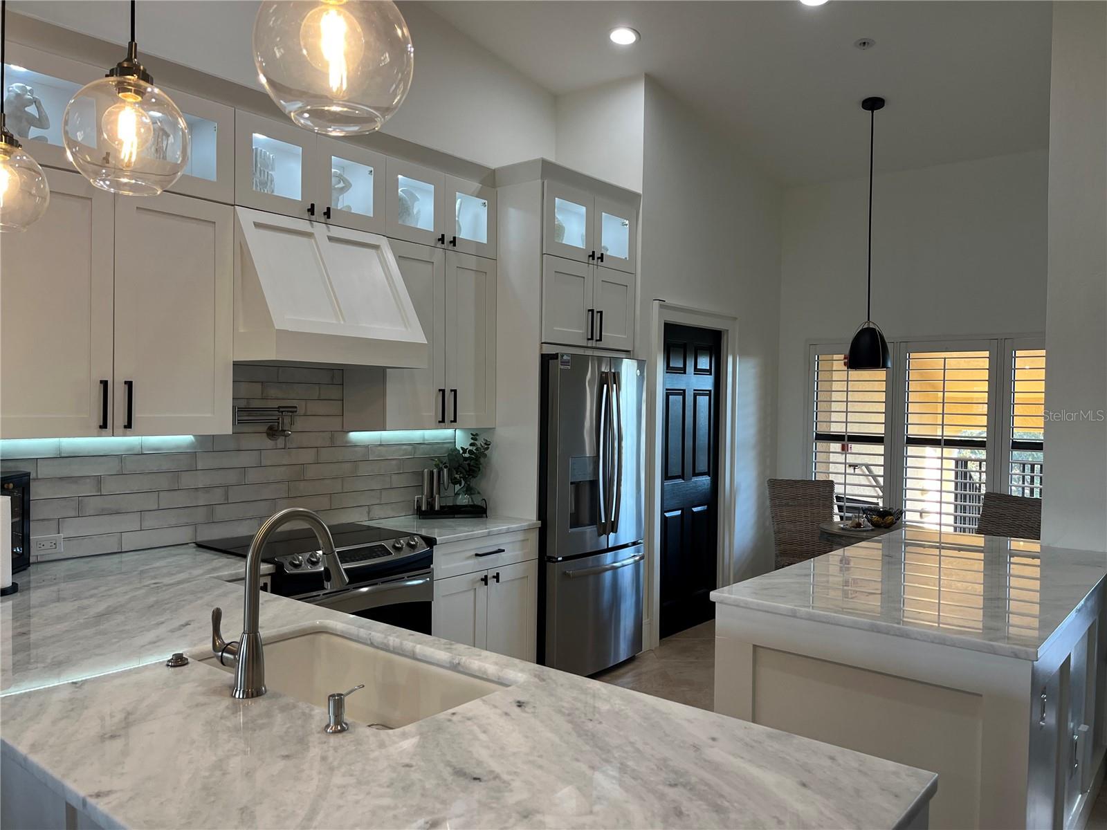 Image 5 of 38 For 155 Vintage Circle I404