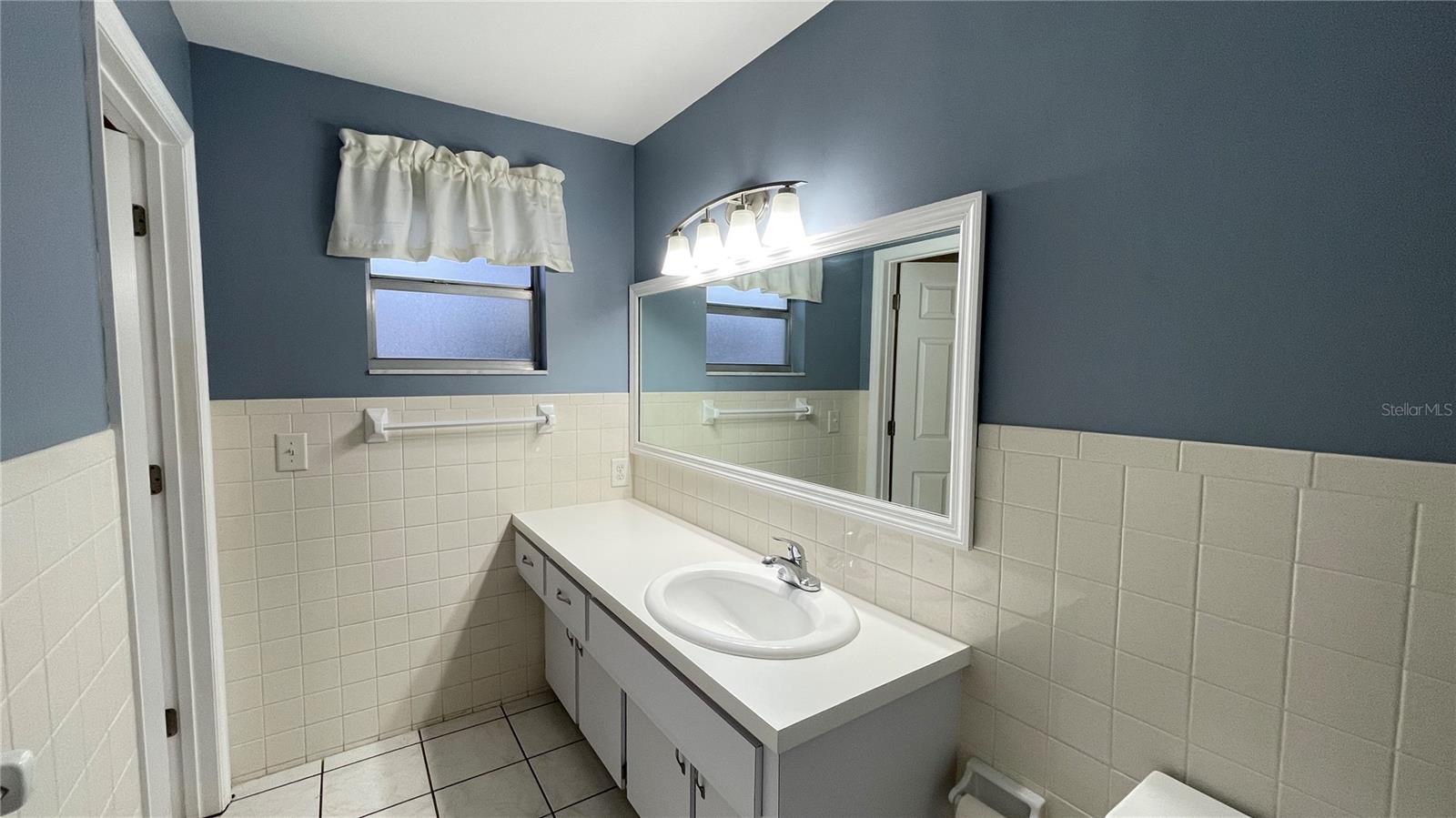 Image 17 of 33 For 6004 12th Avenue W