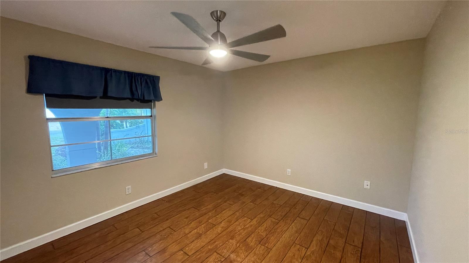 Image 21 of 33 For 6004 12th Avenue W