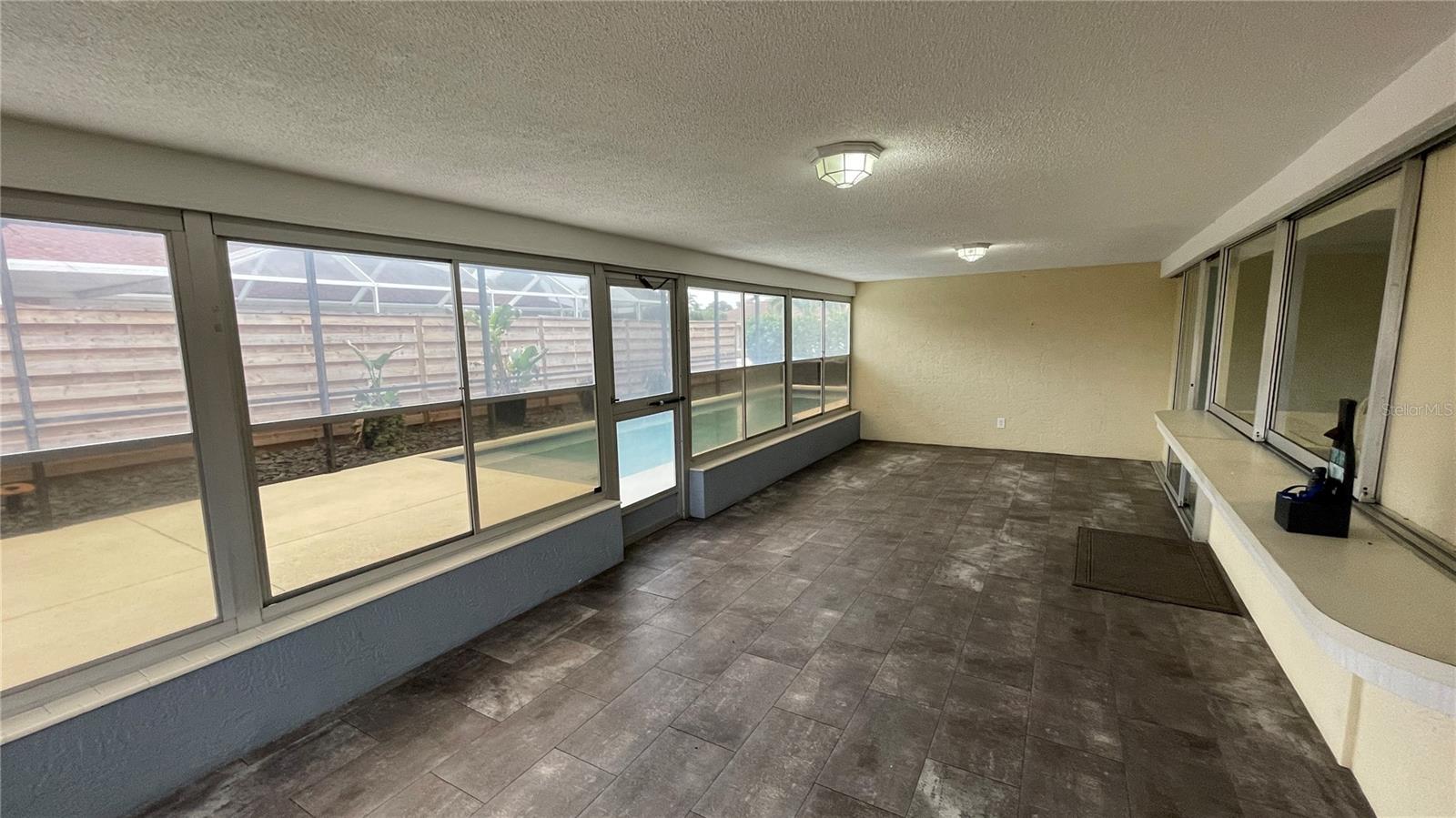 Image 27 of 33 For 6004 12th Avenue W