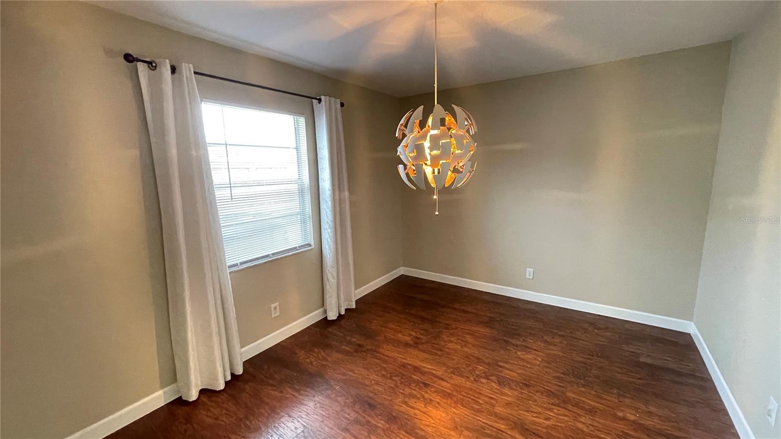 Image 6 of 33 For 6004 12th Avenue W