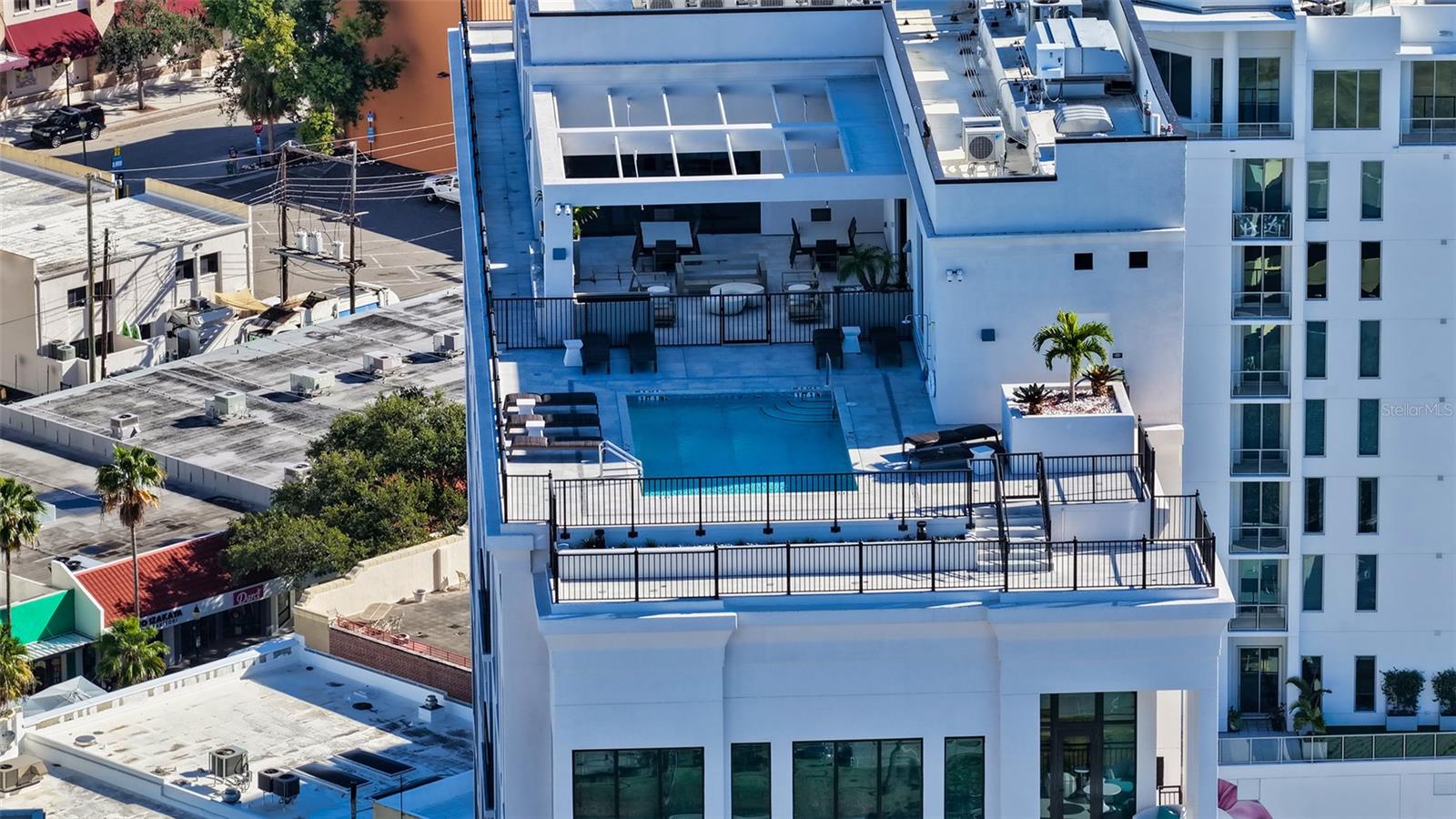 Image 21 of 36 For 33 Palm Avenue 904