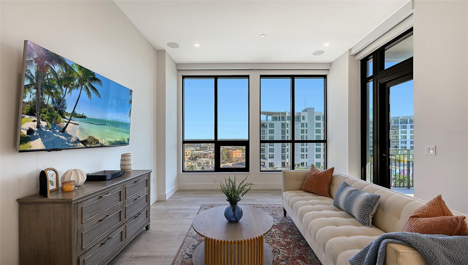 Image 3 of 36 For 33 Palm Avenue 904