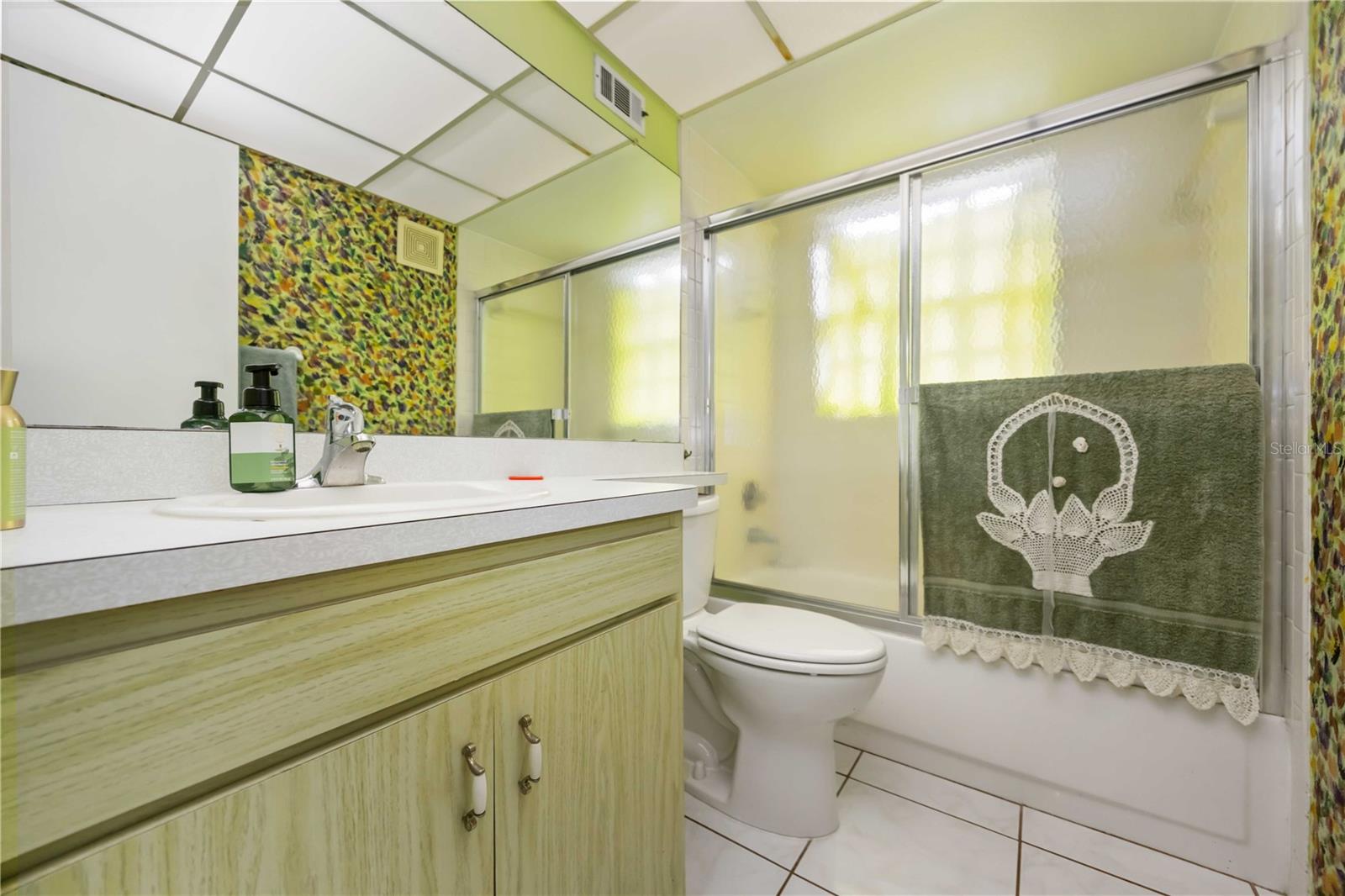 Image 12 of 31 For 3801 Chinaberry