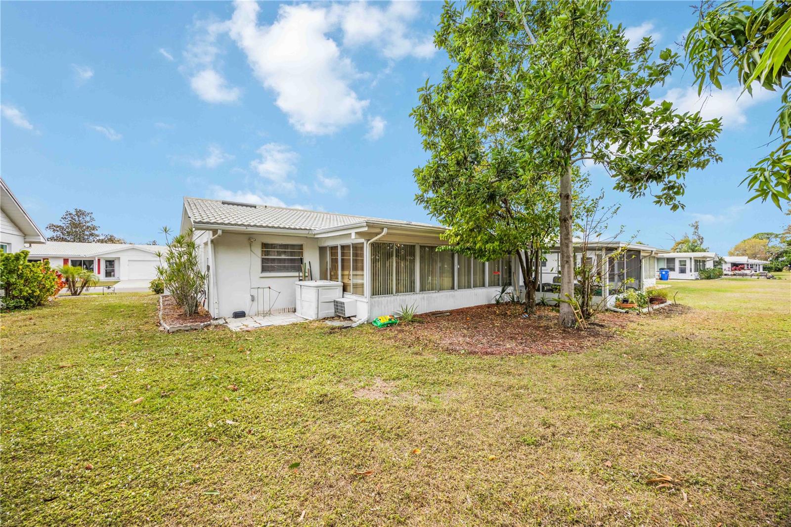 Image 25 of 31 For 3801 Chinaberry