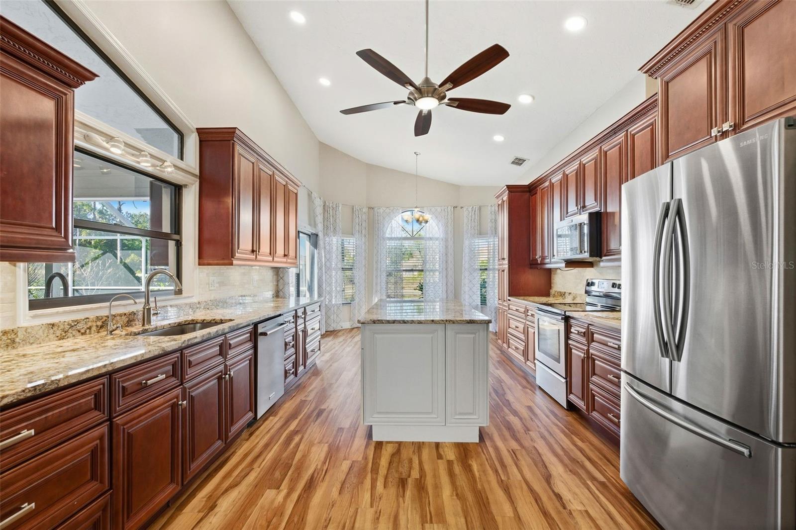 Image 10 of 60 For 5309 Gardens Drive